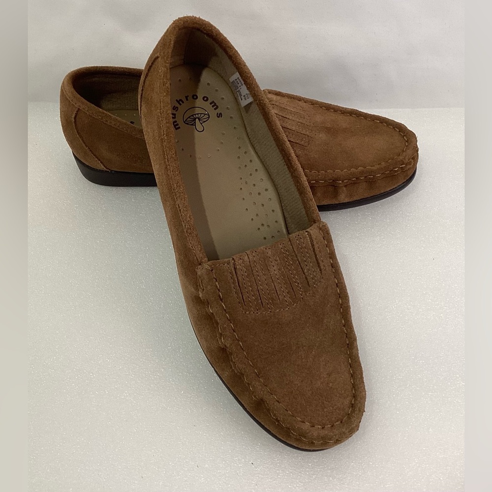 Mushrooms Woman’s Suede Leather Shoes Moccasins Flats Size 8W  Brown